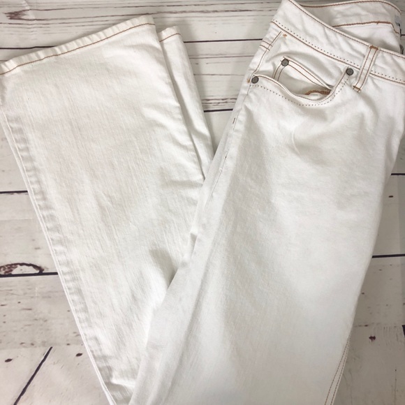 CAbi White Jeans Embroidered Wide Leg Flare 895-L - Picture 5 of 8
